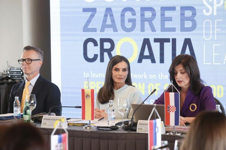 La Reina llama a actuar contra la 