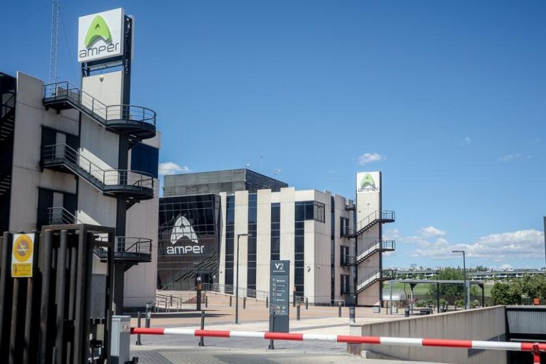 Amper cae un 25% en Bolsa en dos días tras anunciar una posible ampliación de capital de hasta 55,4 millones
