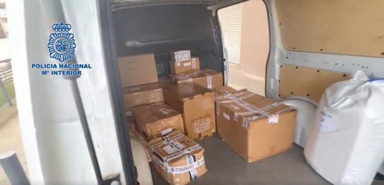 Diez detenidos en Barcelona por presuntamente vender preservativos falsificados a prostitutas