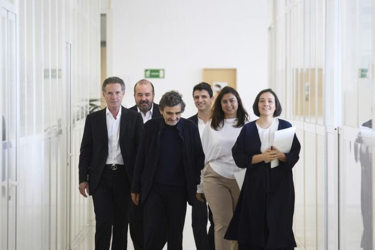 Adolfo Domínguez impulsa su expansión con la apertura de 14 tiendas, entre ellas la primera en Dubai