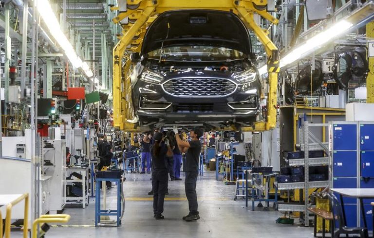 Ford retrasa varios días de ERTE en la fábrica de Almussafes (Valencia)