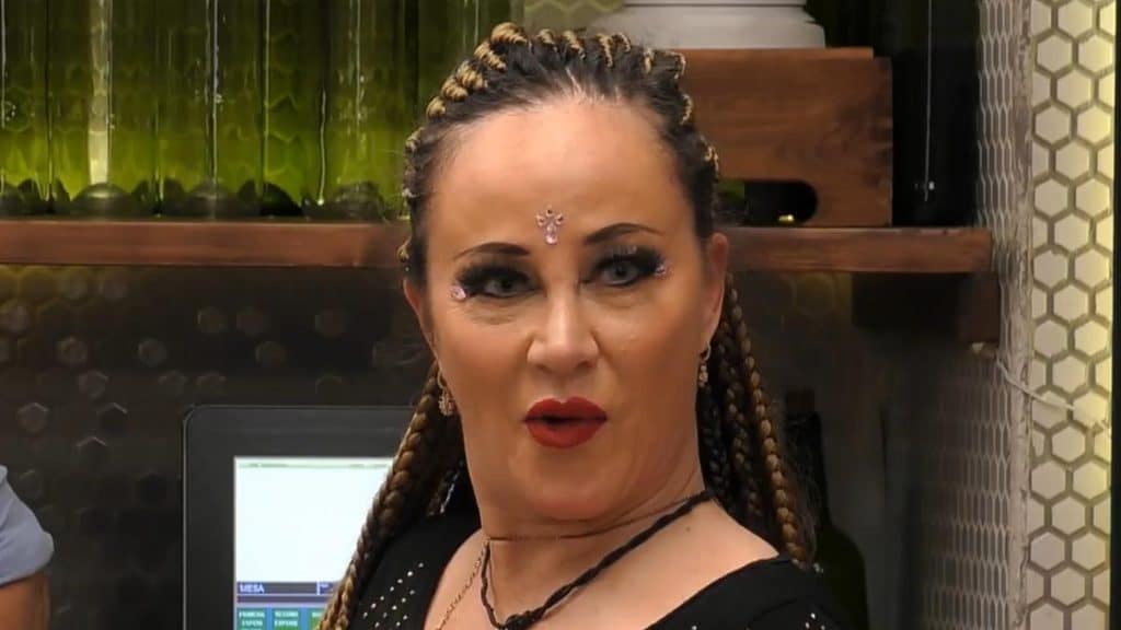 Sube la temperatura con esta cita de 'First Dates': "Yo he roto tres camas ya"