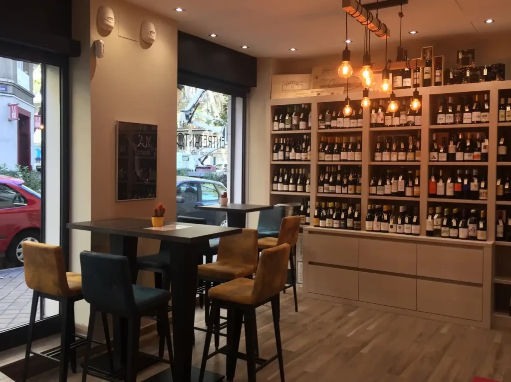 ¿Tienen opciones de comida para acompañar los vinos?