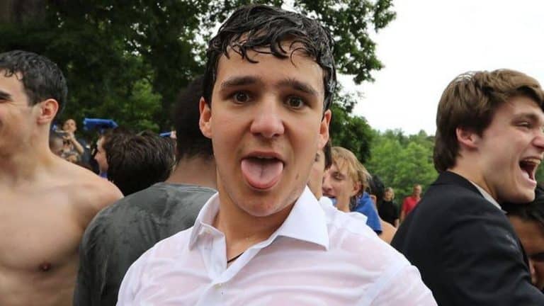 7.000 euros de sueldo, así es el día a día de Froilán en Abu Dabi