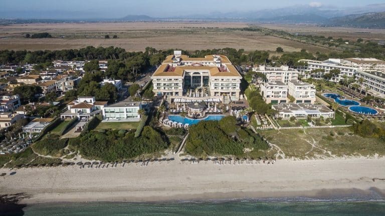 Stoneweg Hospitality amplía su presencia hotelera en España con una doble adquisición de 83 millones de euros