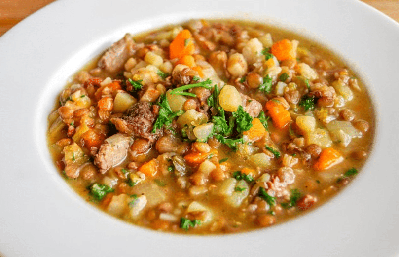 Lentejas con espinacas: la receta sanísima que puedes hacer en cinco minutos
