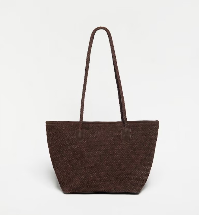 El Corte Inglés: 10 bolsos con descuento perfectos para llevar a diario 9 Bolso piel trenzado