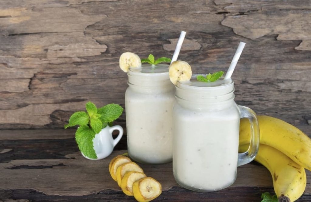 Ingredientes para hacer un buen batido de plátano
