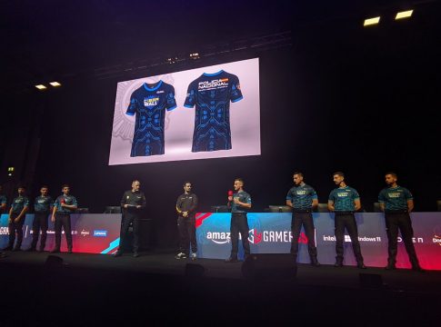 Cazan a dos policías nacionales jugando a los marcianitos en acto de servicio Cazan a dos policías nacionales jugando a los