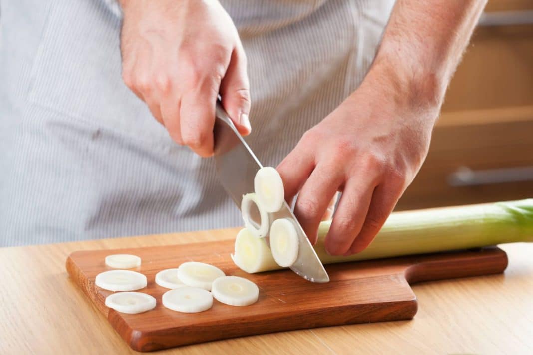 Cómo cocinar una sopa de verduras sabrosa y sana