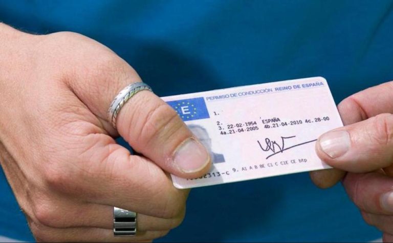 DGT: los casos en los que puedes no llevar el carnet de conducir sin que te multen