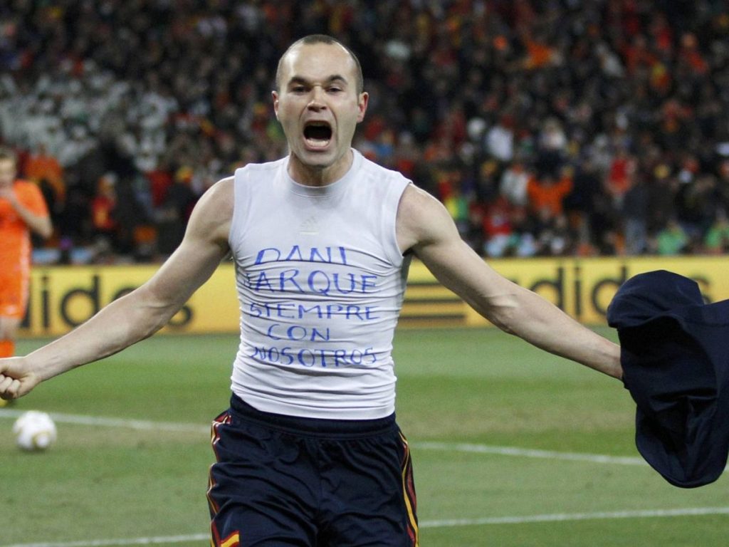 Iniesta quiere seguir jugando, aunque en Japón le hayan enseñado la puerta 138 El adiós del equipo Vissel Kobe