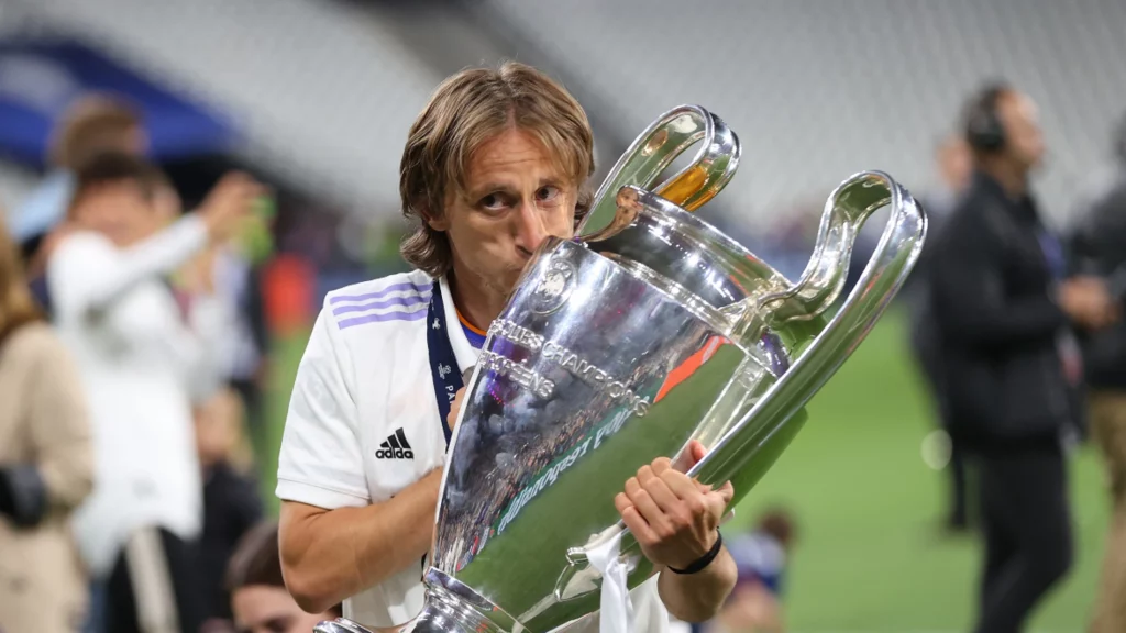 La continuidad de Modrić en el Real Madrid en entredicho: ¿debería seguir? 68 El fracaso en Champions ha dejado a los jugadores en la cuerda floja