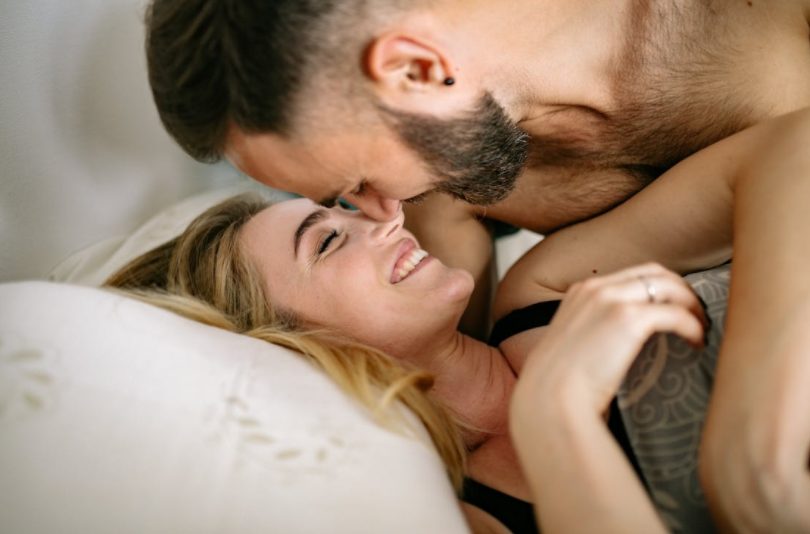 Estas son las posturas sexuales favoritas de los españoles