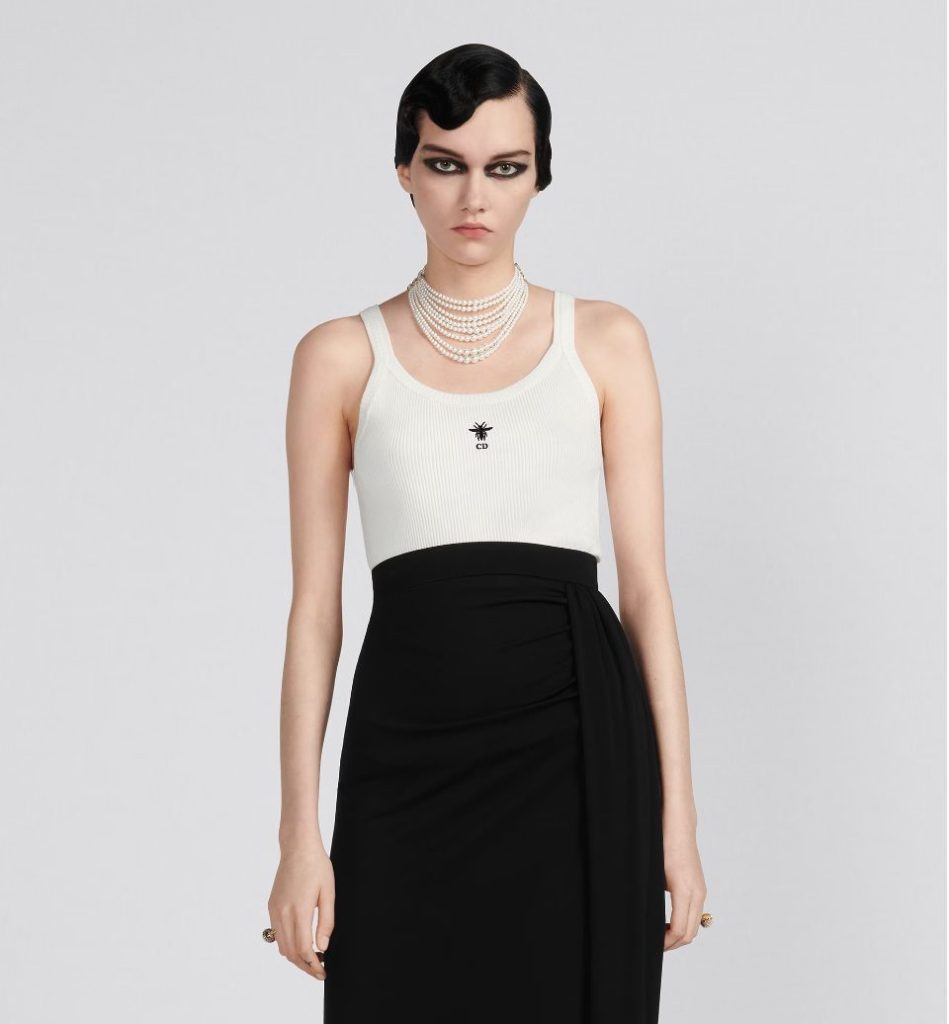El top blanco de tirantes de punto de canalé cien por cien de algodón de Dior que ha usado Victoria Federica