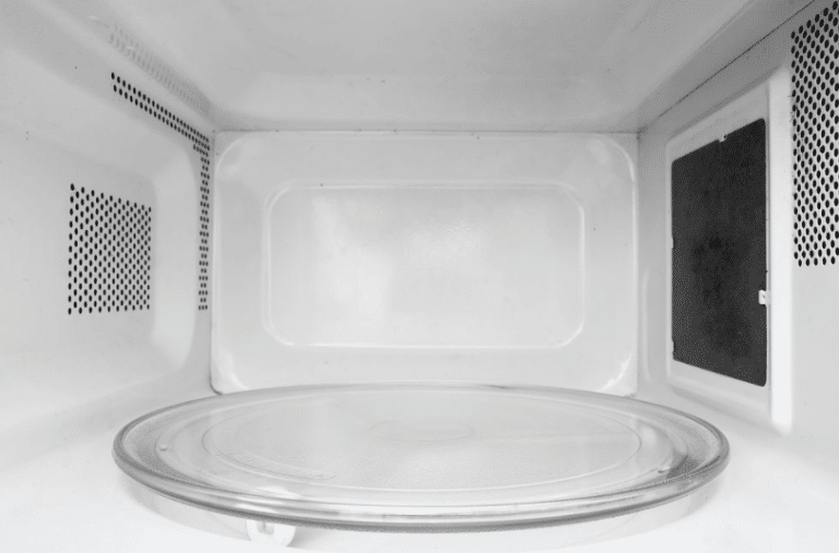 El truco para dejar tu microondas como nuevo en 5 minutos (y sin esfuerzo)