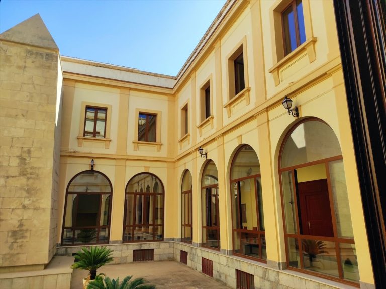 El acusado de matar a otro a golpes por 300 euros admite la pelea, pero niega haberlo apaleado