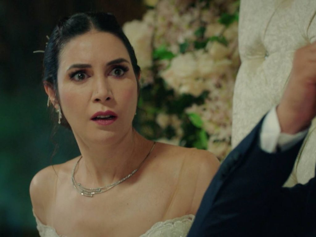 Vienen más conflictos e inconvenientes en la trama por causa de esta boda