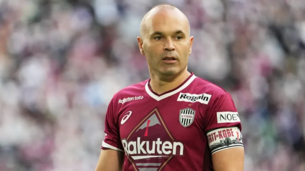 Iniesta quiere seguir jugando, aunque en Japón le hayan enseñado la puerta 142 Japón es su otra casa