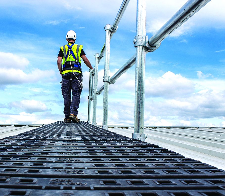 Kee Safety denuncia que "la seguridad está siendo la gran olvidada en las instalaciones fotovoltaicas" 1 Kee Wallk