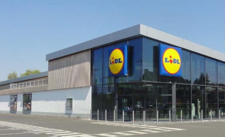 La falda de lino de Lidl que arrasa por 8 euros