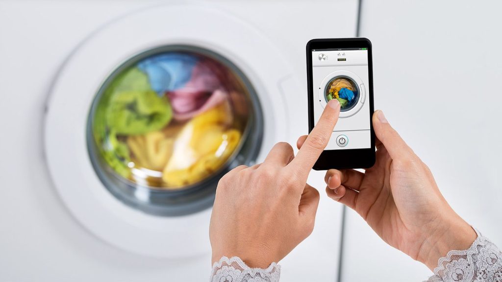 ¿Puedo recibir notificaciones cuando la lavadora necesite mantenimiento?