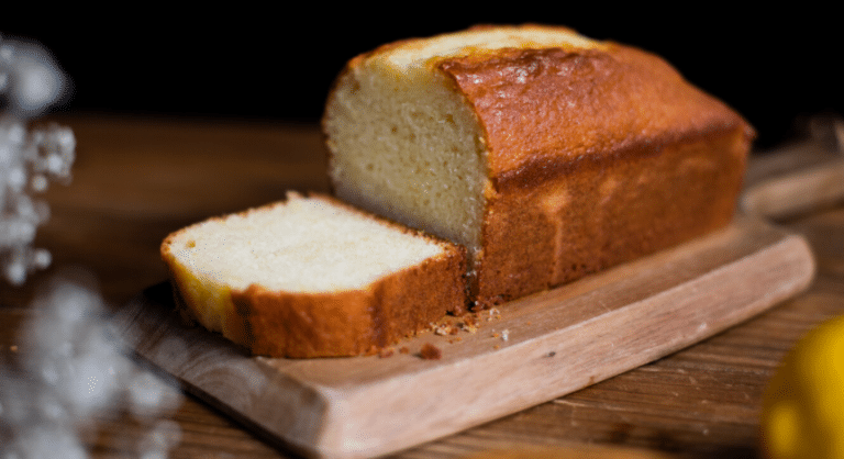 La receta definitiva para un bizcocho de yogur fácil y delicioso