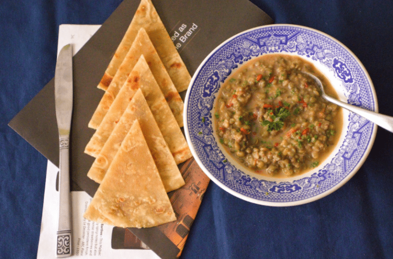 Lentejas con espinacas: la receta sanísima que puedes hacer en cinco minutos