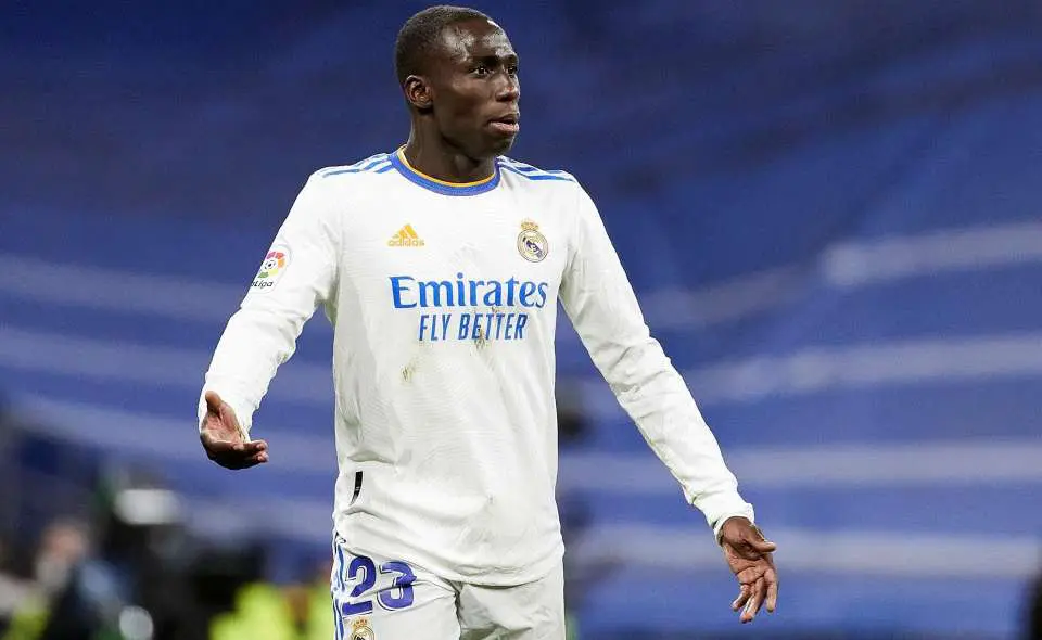 Mendy en entredicho: este es el lateral que quiere Ancelotti para el Madrid 162 Mendy tiene los días contados