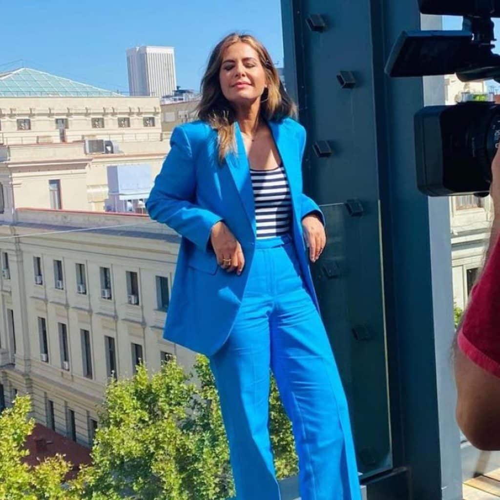 Es un traje de la colección de Mango