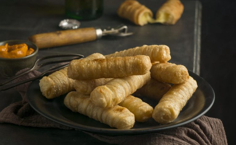 Tequeños caseros: la receta venezolana que triunfa en las barras de tapas españolas