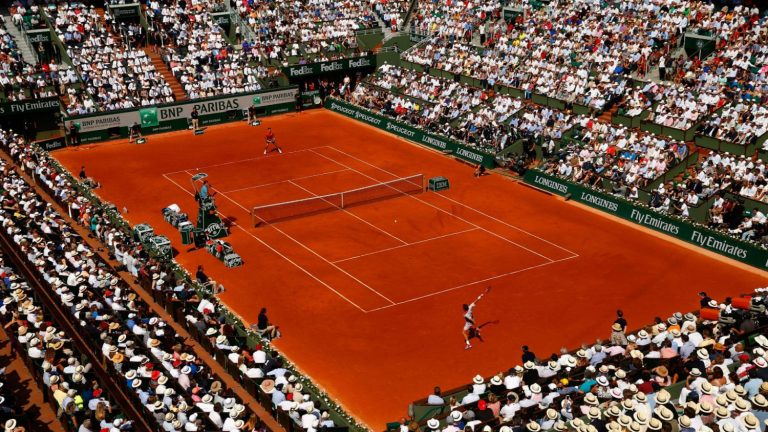 Iga Swiatek es optimista para Roland Garros a pesar de su lesión en el muslo derecho