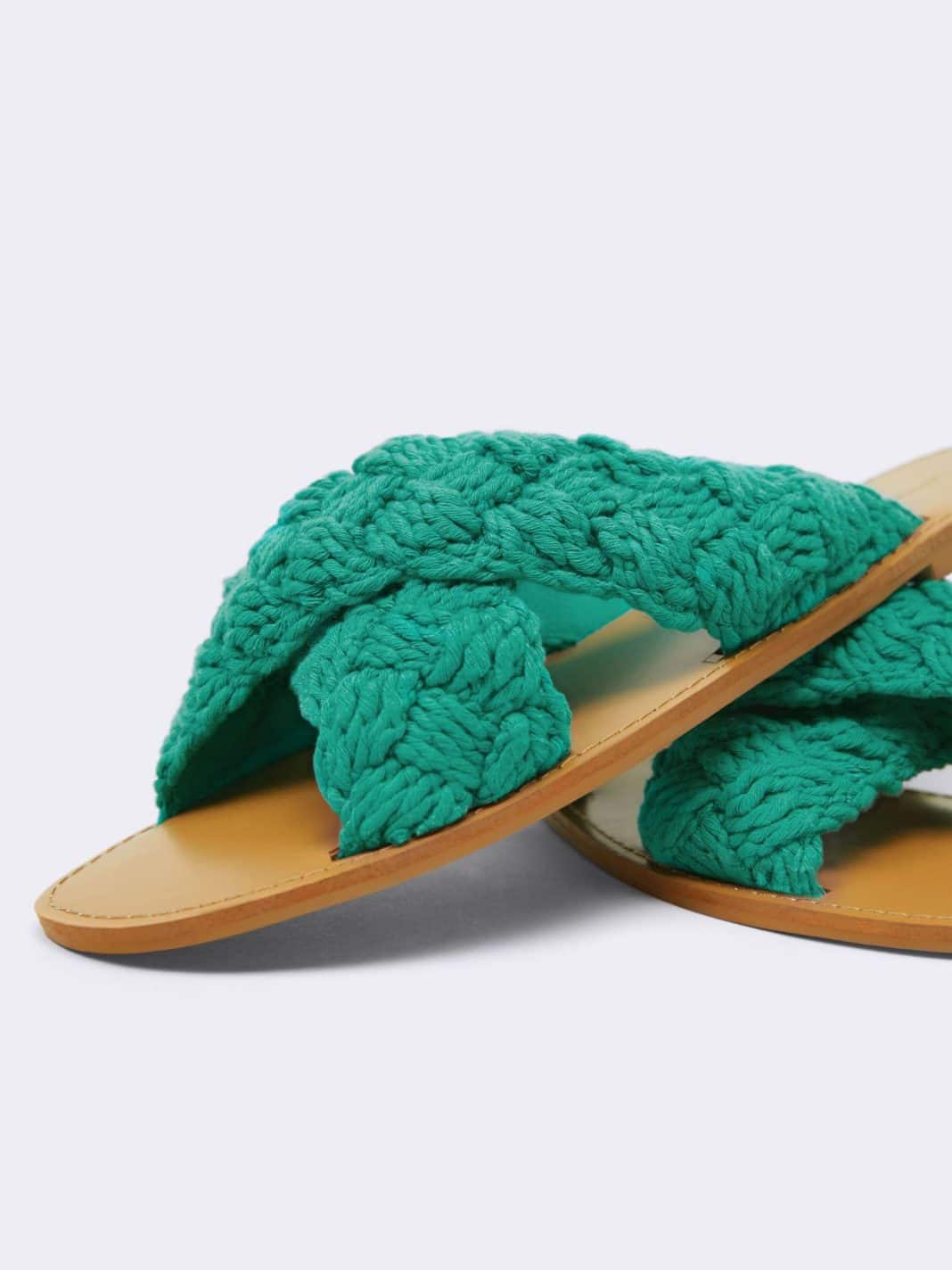 Sandalias de tejido cruzado