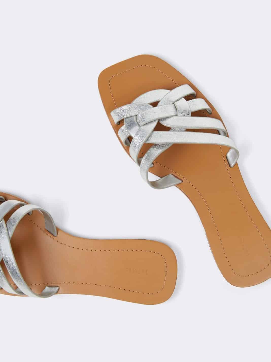 Sandalias planas de tiras