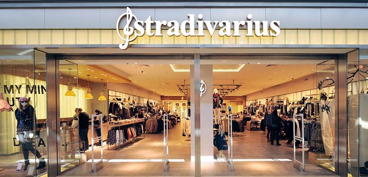 El vestido de lino de Stradivarius que todo el mundo quiere por 20 euros