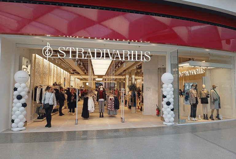 Nuevo conjunto de Stradivarius de estilo denim con el que captarás todas las miradas