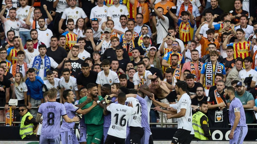 La contundente respuesta de Mestalla a las polémicas de Vinícius 57 Un golpe de suerte para el Valencia