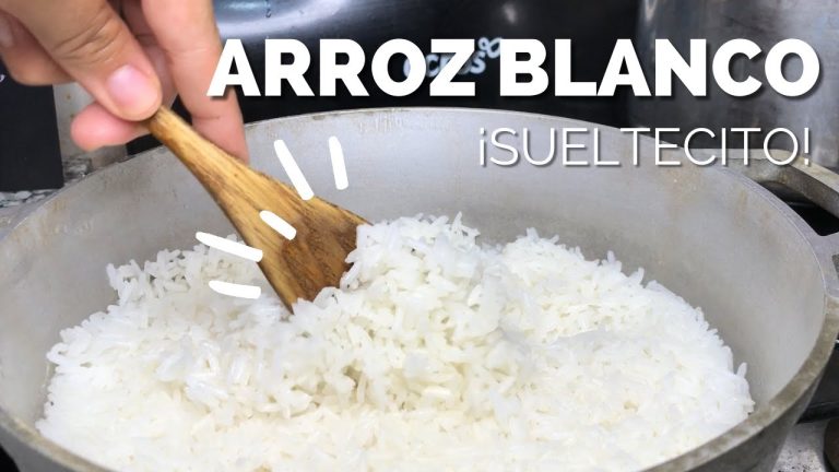El truco de los chefs vascos para hacer el arroz blanco perfecto: rehogar ajo en aceite