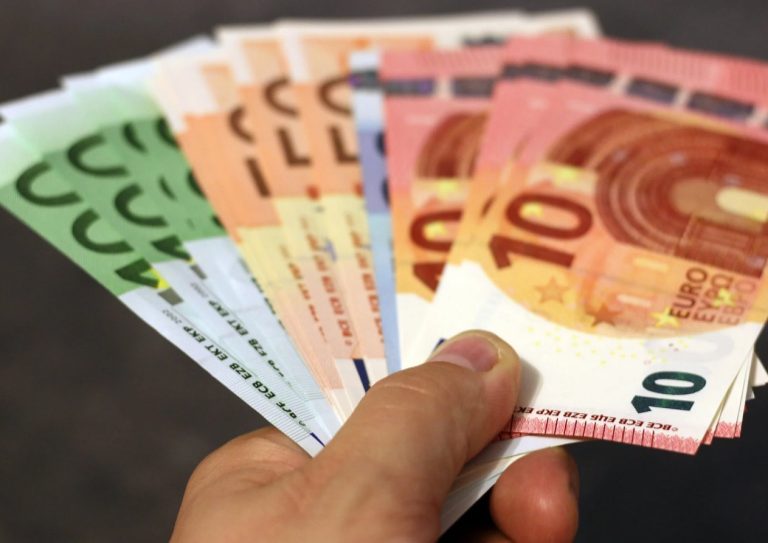 Créditos rápidos en España: cómo obtener los fondos que necesitas con Crezu