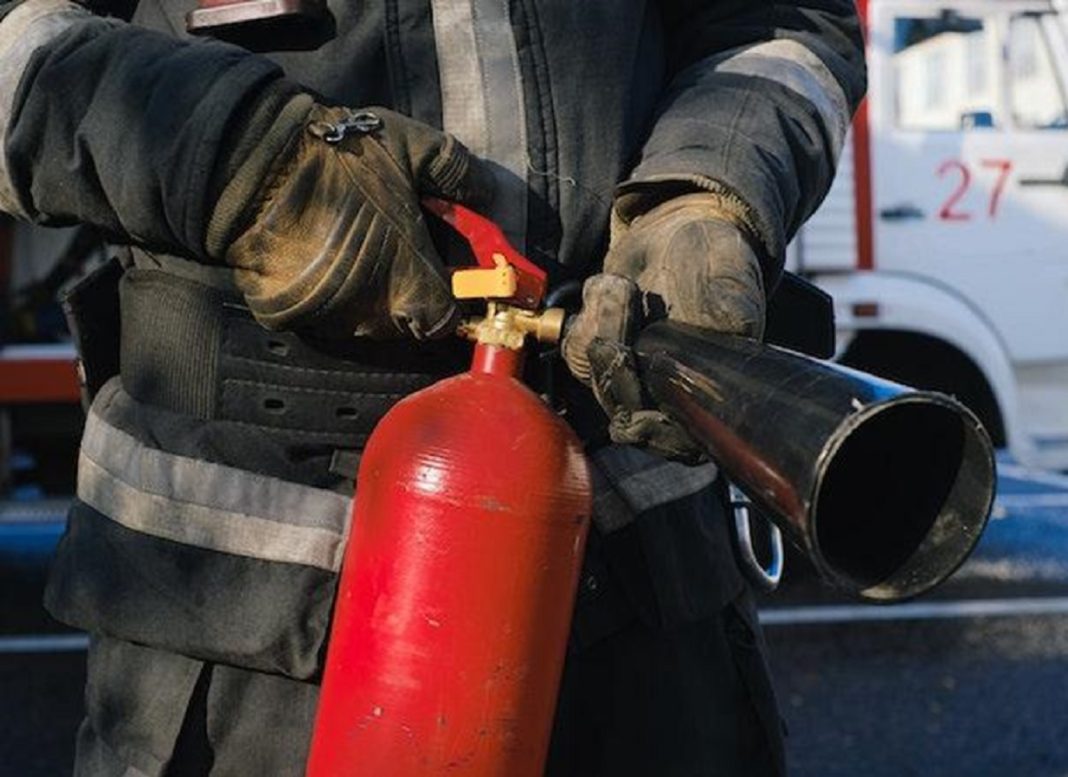 El debate sobre los coches eléctricos y su riesgo real de incendio