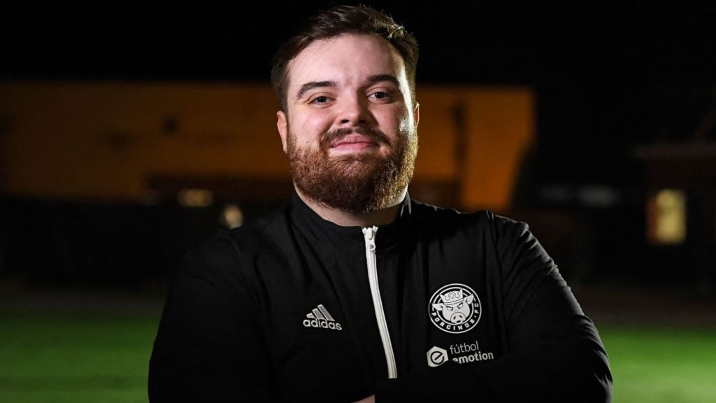 Un Tic que no pasa desapercibido