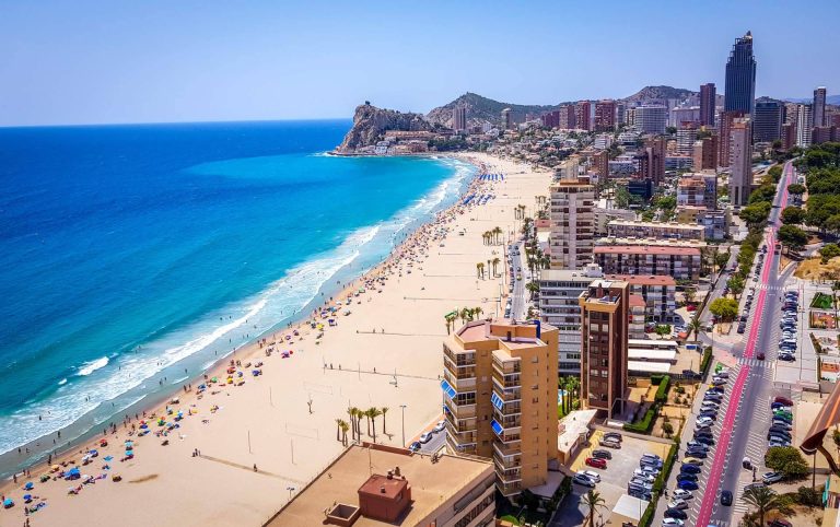 La AMT enumera los lugares ideales de España para hacer turismo de sol y playa