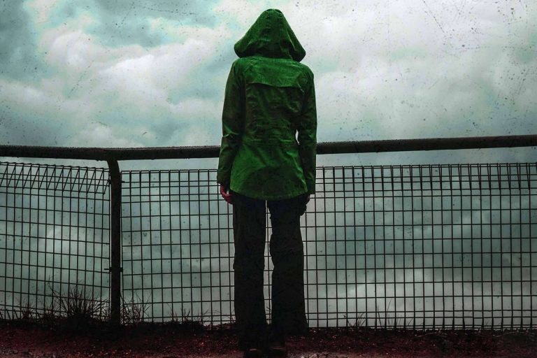 Mayte Tomás presenta el libro 'Al otro lado del abismo'