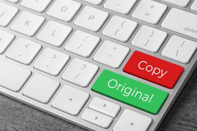 ¿Cuál es el sistema de detector de plagio que ofrece Ayuda Universitaria?