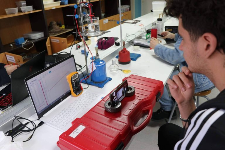 ¿Cuáles son los beneficios del Programa Diploma de Bachillerato Internacional del Colegio Internacional Casvi Villaviciosa?