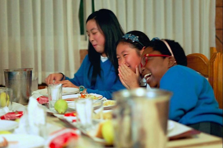 La base para construir un mundo más unido es aprender sobre diferentes culturas en el colegio, con Casvi International American School