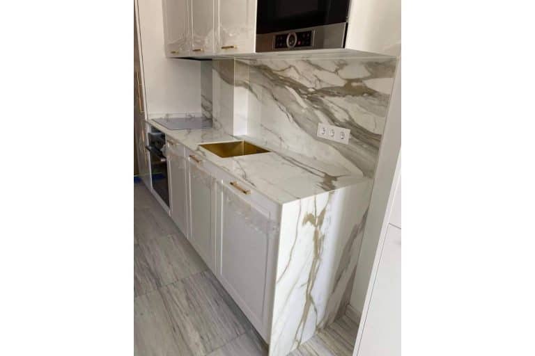 ¿Dónde encontrar una selección de revestimientos, pavimentos, encimeras y peldaños del mundo? PORECLANICOSMEHAVI.COM