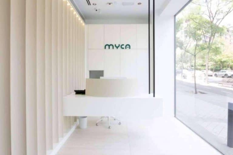 Tratamiento para el apiñamiento dental, de la mano de MYCA Clínica Dental