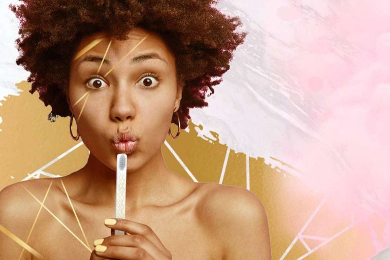 El cepillo de MyOwn para una limpieza dental profesional, Camo