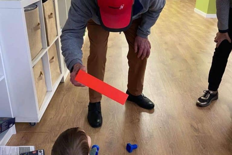 Los beneficios de la interrelación entre los niños y las personas mayores